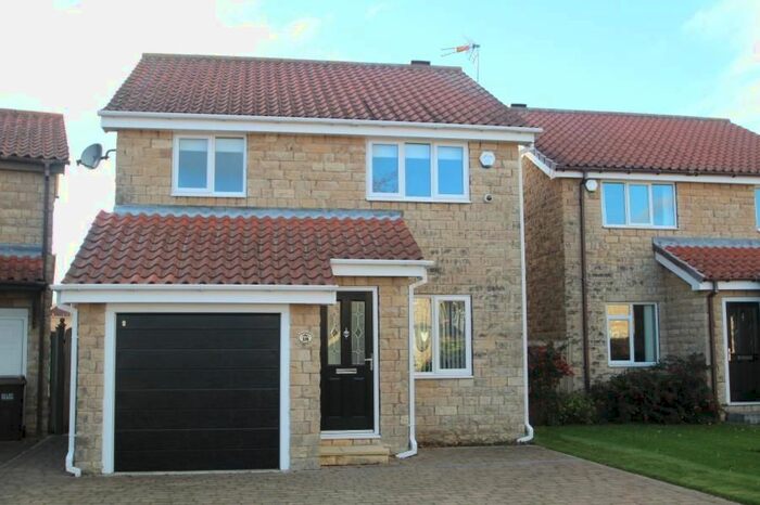 3 Bedroom Detached House To Rent In Eastfield Close, Tadcaster LS24