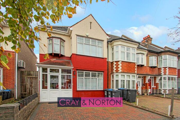 3 Bedroom End Of Terrace House To Rent In Shirley Park Road, Croydon, CR0