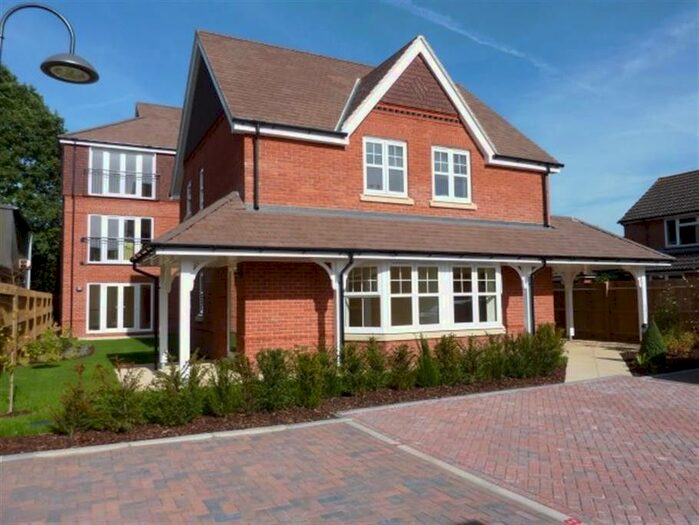 1 Bedroom Flat To Rent In Peel Court, Reading Road, Pangbourne, Reading, RG8