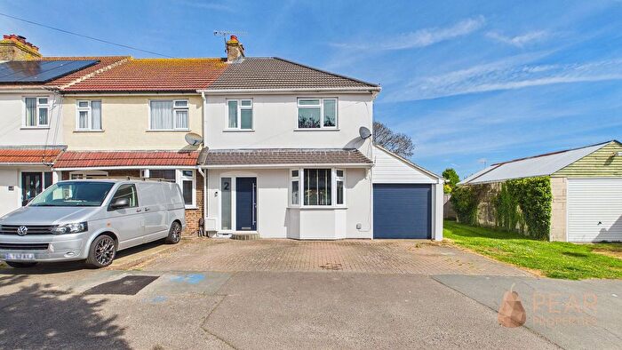 3 Bedroom End Terrace House For Sale In Fifth Avenue, Lancing, BN15