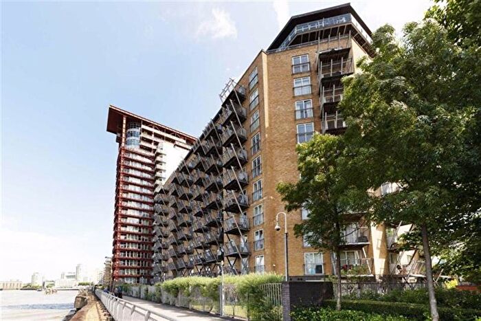 2 Bedroom Flat To Rent In Hutching's St, London, E14