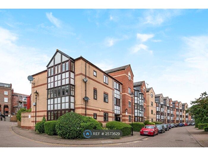 2 Bedroom Flat To Rent In Holybrook, Reading, RG1