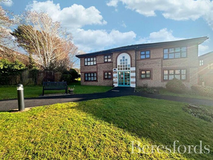 1 Bedroom Apartment For Sale In Abbs Cross Gardens, Hornchurch, RM12