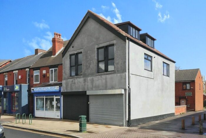 2 Bedroom Flat To Rent In Laughton Road, Dinnington, Sheffield, S25