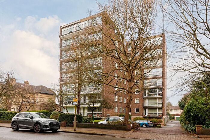 2 Bedroom Flat For Sale In Lavington Court, Putney Hill, SW15