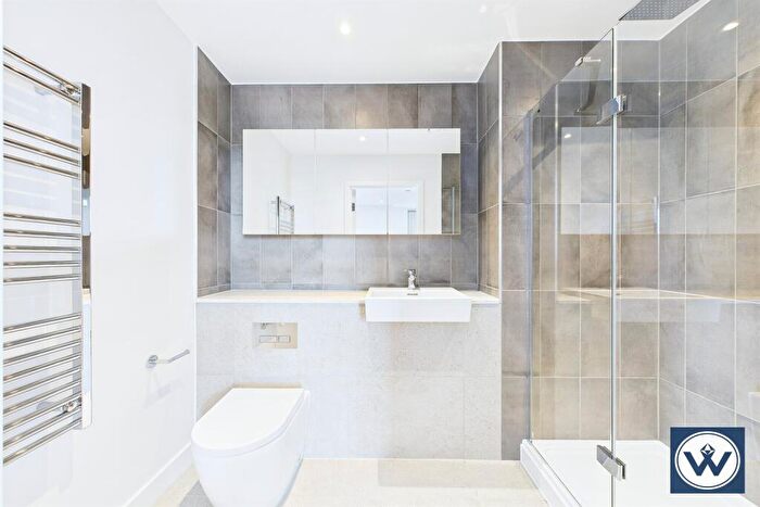 2 Bedroom Apartment To Rent In Park View, Dantzic Street, M4