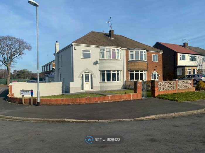 3 Bedroom Semi-Detached House To Rent In Primley Park View, Leeds, LS17