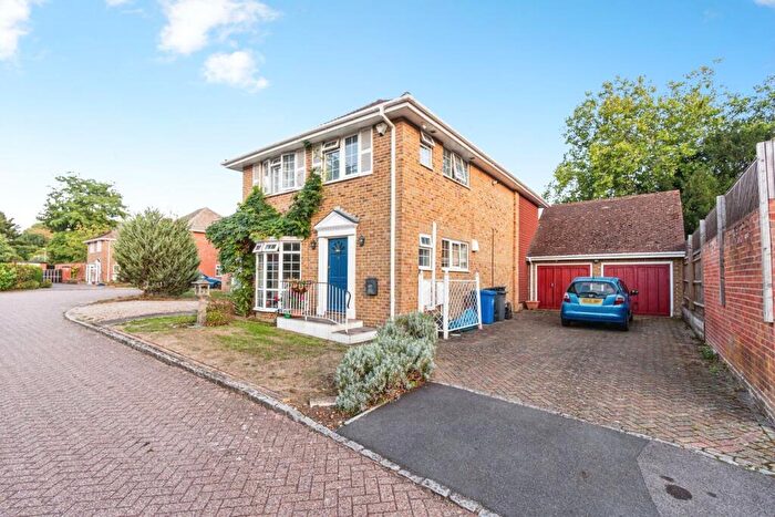 4 Bedroom Detached House For Sale In Juniper Drive, Maidenhead, SL6