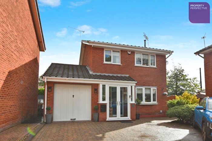 3 Bedroom Detached House For Sale In Brinksworth Close, Breightmet, Bolton, BL2