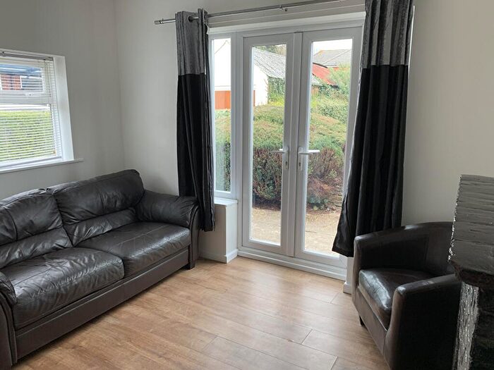 1 Bedroom Flat To Rent In Bargates, Christchurch, BH23
