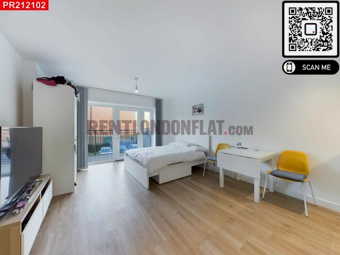 Studio To Rent In Beaufort Square, London NW9