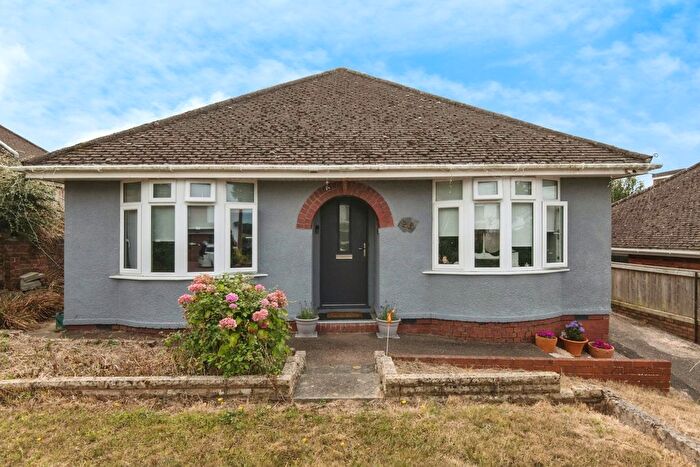 4 Bedroom Bungalow For Sale In Wrefords Lane, Exeter, Devon, EX4