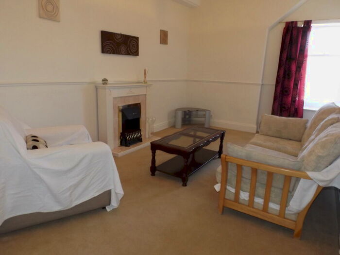 2 Bedroom Flat To Rent In St Andrews Road South, Lytham St. Annes, FY8