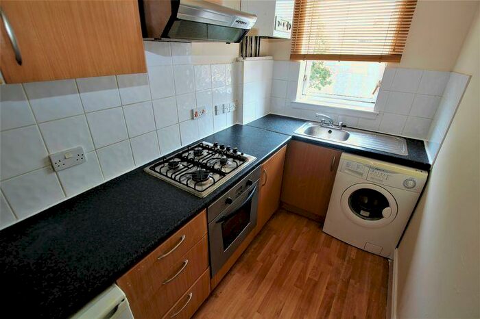 1 Bedroom Flat To Rent In Wellgate Street, Larkhall, ML9