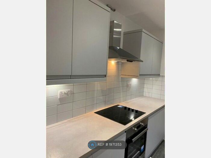 1 Bedroom Flat To Rent In Adrian Square, Westgate-On-Sea, CT8