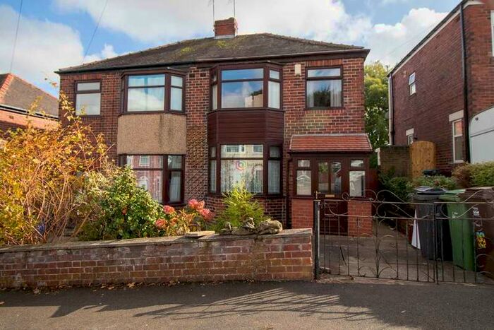 3 Bedroom Semi-Detached House To Rent In Seagrave Crescent, Sheffield, S12