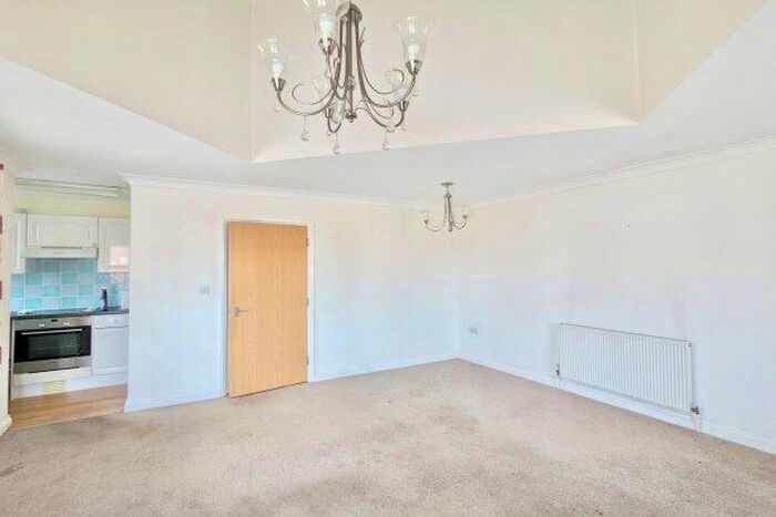 1 Bedroom Flat To Rent In Sea Grove Avenue, Hayling Island, PO11