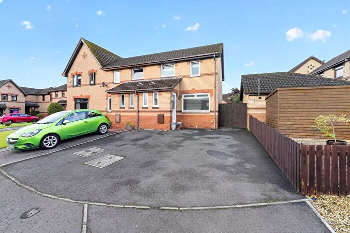 3 Bedroom End Of Terrace House For Sale In Winstanley Wynd, Kilwinning, KA13