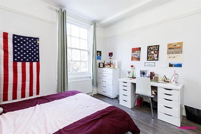 3 Bedroom Flat To Rent In Chalton Street, London, NW1