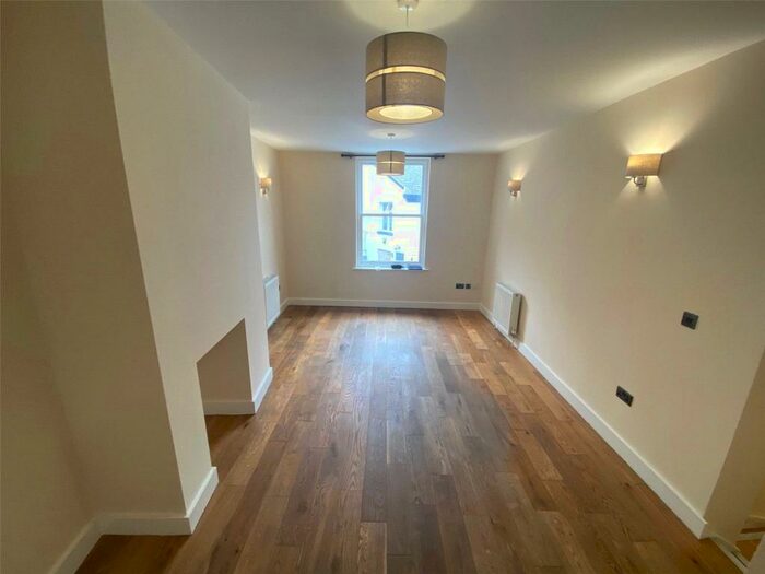 1 Bedroom Apartment To Rent In Castleyard, Stockport, SK1