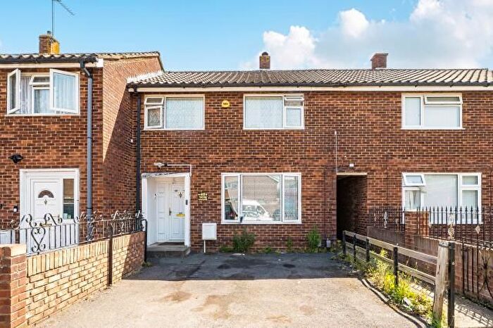 3 Bedroom Terraced House For Sale In Hengrove Crescent, Ashford, TW15