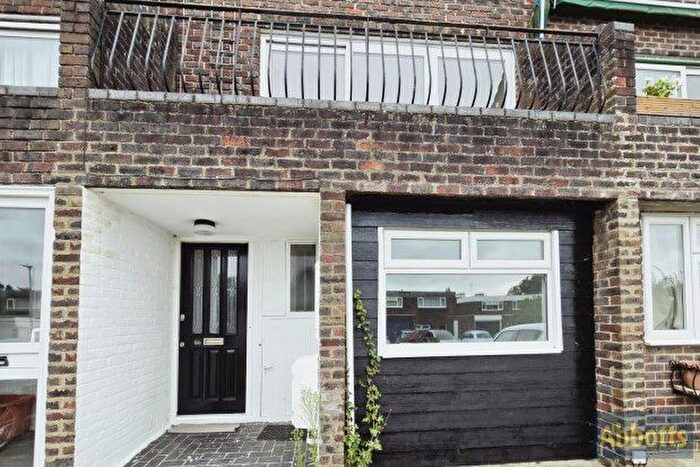 3 Bedroom Property To Rent In Wickham Place, Basildon, SS16