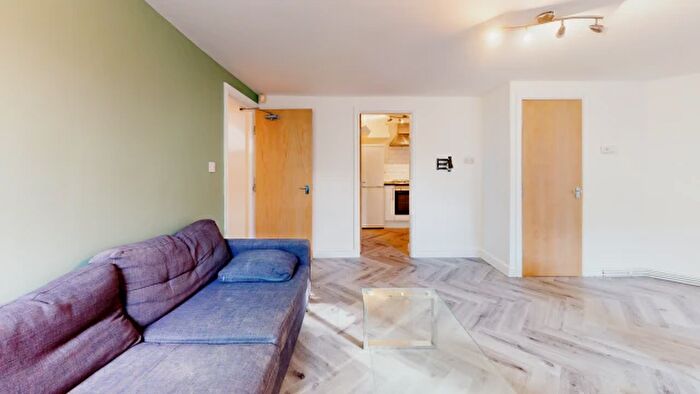 2 Bedroom Flat To Rent In Marylebone, London, W1U