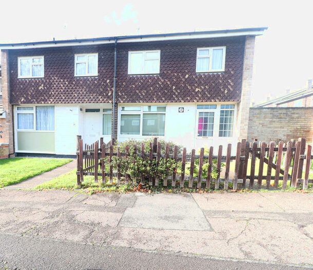 3 Bedroom End Of Terrace House To Rent In Corbridge Road, Reading, RG2