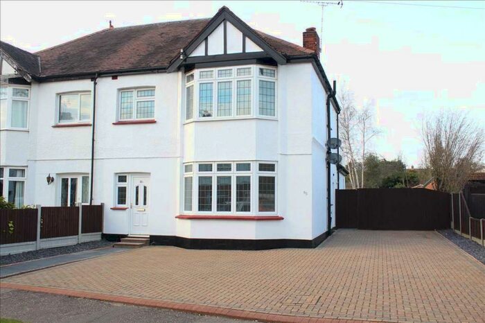 2 Bedroom Apartment To Rent In Western Road, Leigh On Sea, SS9