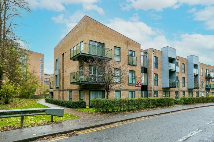 2 Bedroom Apartment To Rent In Mill House, Rose Lane, Nash Mills Wharf, Hemel Hempstead, HP3