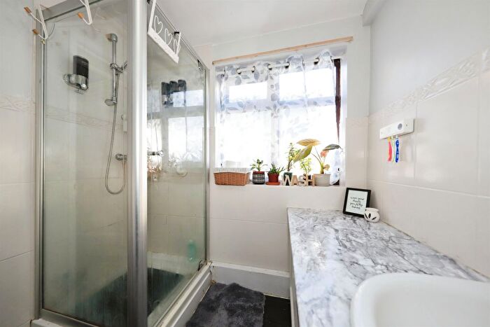 2 Bedroom Detached House For Sale In Bushbury Road, Fallings Park, Wolverhampton, WV10