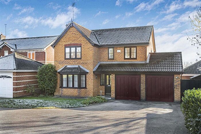 4 Bedroom Detached House For Sale In Hunters Chase, Caversham, Reading, RG4