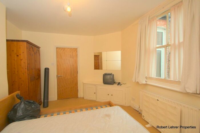 Studio To Rent In Archway Road, Highgate, N6