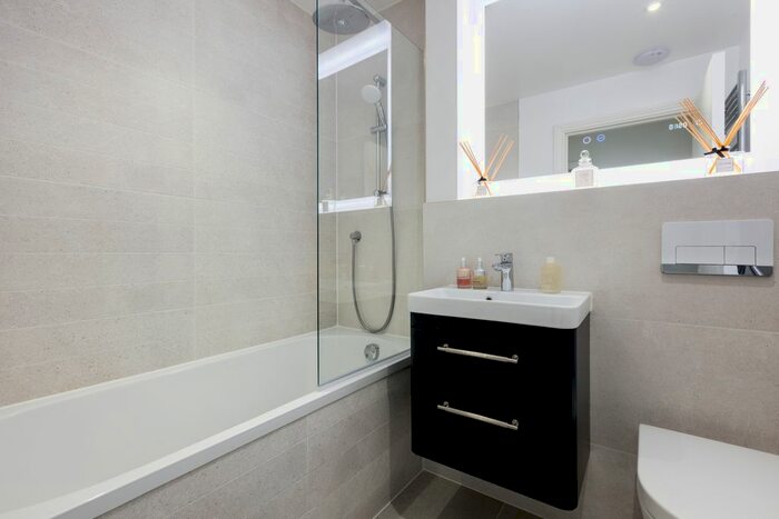 1 Bedroom Flat To Rent In Trophy House, North Road, Reigate, RH2