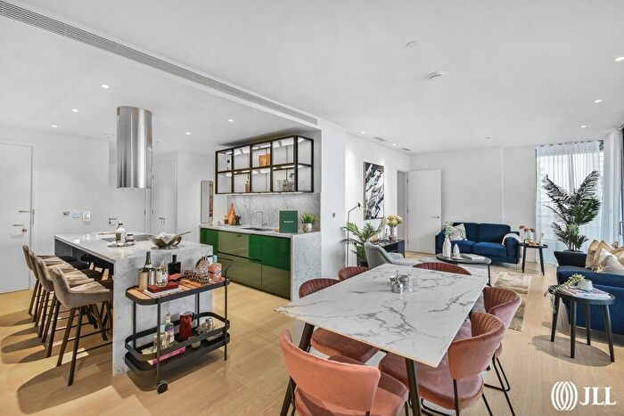 2 Bedroom Flat To Rent In Bagshaw Building, Wards Place, E14