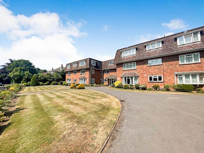 2 Bedroom Property To Rent In Nairn Road, Nairn Court Nairn Road, BH3