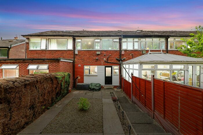 3 Bedroom Terraced House For Sale In Sunnyside Road, Leeds, LS13