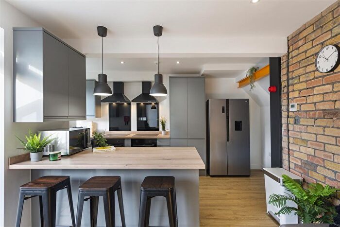 6 Bedroom Property To Rent In Warren Road, Filton, Bristol, BS34