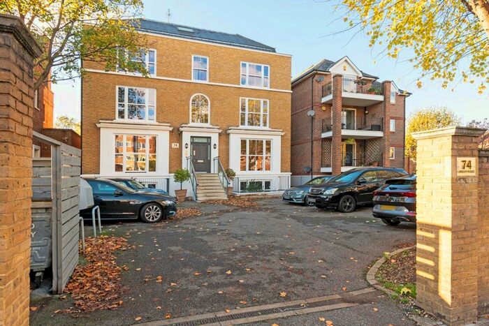 2 Bedroom Flat To Rent In Putney Hill, London, SW15
