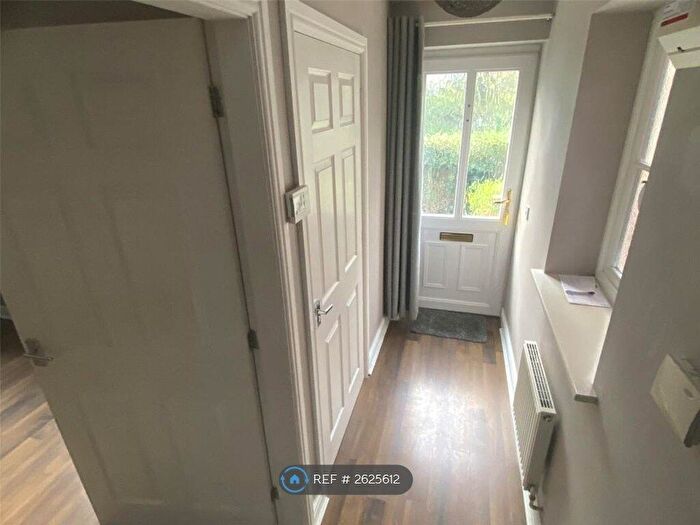 3 Bedroom Semi-Detached House To Rent In Teamore Close, Ketley, Telford, TF1