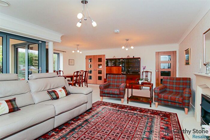 2 Bedroom Flat For Sale In Merrilees Gate, Baberton Avenue, Juniper Green, EH14