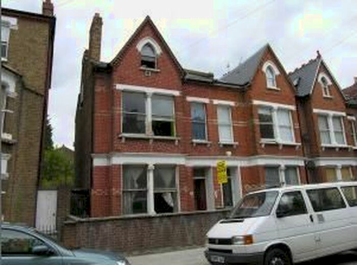3 Bedroom Flat To Rent In Fairbridge Road, Archway, N19