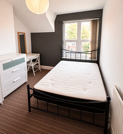 12 Bedroom House Of Multiple Occupation To Rent In Llanbleddian Gardens, Cathays, Cardiff, CF24