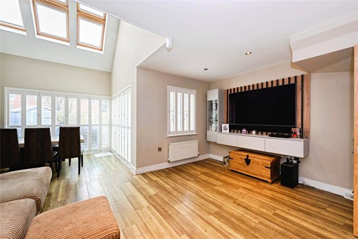 3 Bedroom End Of Terrace House For Sale In Mockford Mews, Redhill, Surrey, RH1