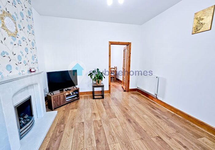 5 Bedroom Semi-Detached House To Rent In Milligan Road, Leicester, LE2