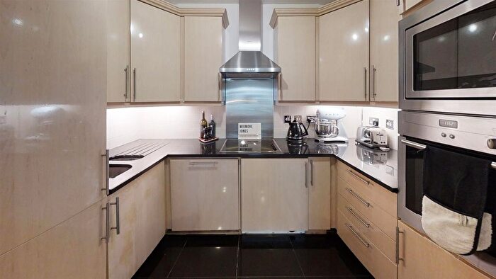 2 Bedroom Flat To Rent In Cavalier House, - Uxbridge Road, Ealing, W5