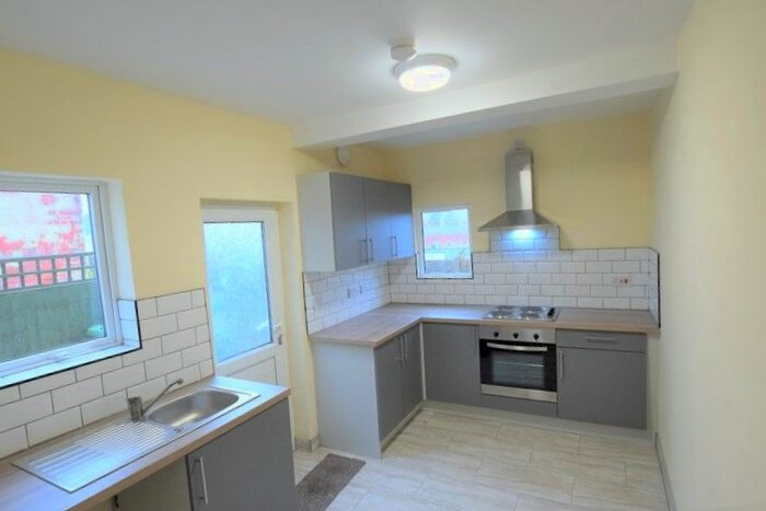 3 Bedroom End Of Terrace House To Rent In Broxtowe Drive, Mansfield, NG18