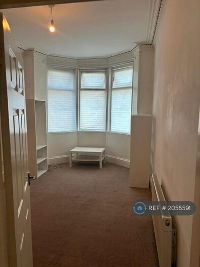 1 Bedroom Flat To Rent In Temple Gardens, Glasgow, G13