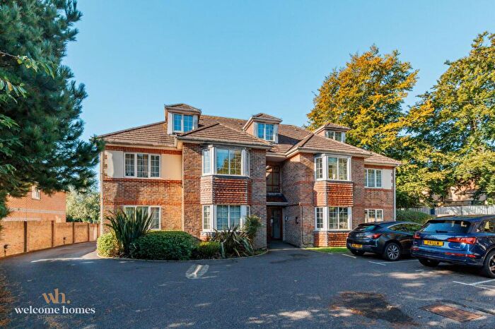 2 Bedroom Flat For Sale In Talbot Avenue, Talbot Court, BH3