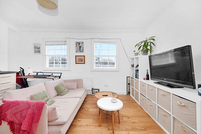 1 Bedroom Flat To Rent In Mornington Terrace, Camden, NW1